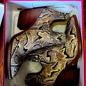 Vince Camuto pointed toe booties